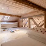 Spacious Flat In The Centre Of *