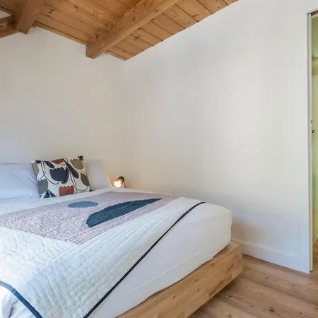 Spacious Flat In The Centre Of Lägenhet