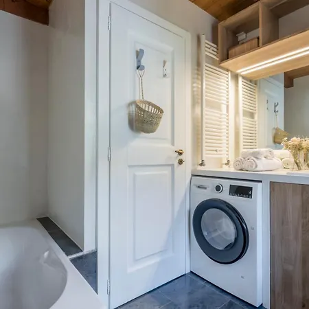 Spacious Flat In The Centre Of 公寓 *